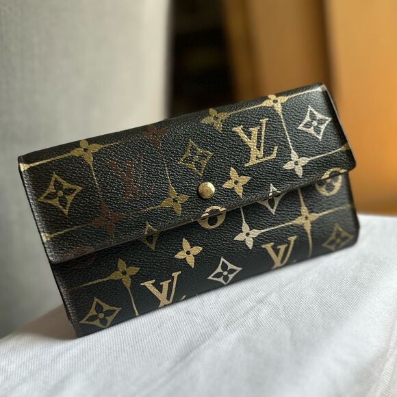 Custom Painted Authentic Louis Vuitton International Snap Wallet - Picture 3 of 17
